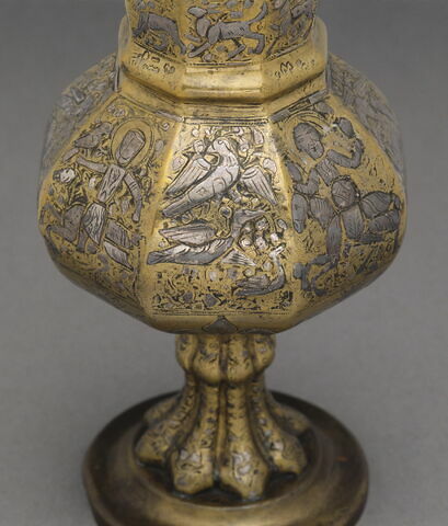 Vase aux pattes de lion, image 15/18