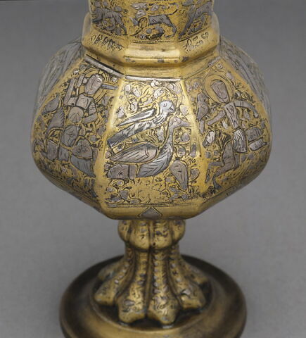Vase aux pattes de lion, image 18/18