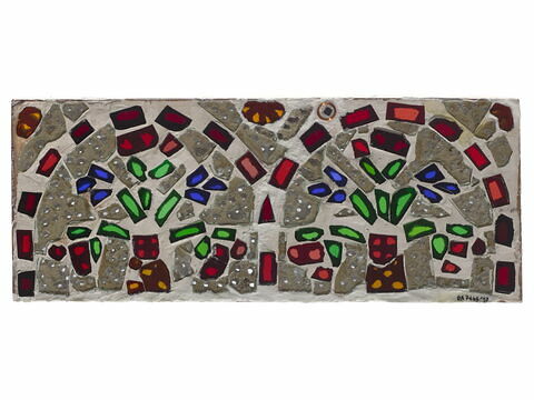 Vitrail à décor de vase fleuri dans une mandorle, image 2/3