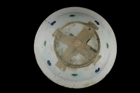 Plat à la touffe de fleurs tournoyante, image 4/5