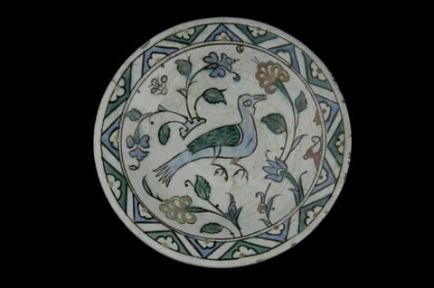 Plat à l'oiseau posé dans les jacinthes, image 2/5