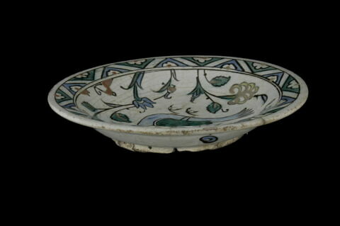 Plat à l'oiseau posé dans les jacinthes, image 4/5