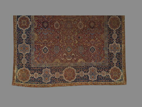 Tapis à médaillon central, image 10/13