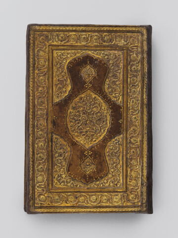 Reliure à décor de mandorle, fleurettes et tchis, image 3/12