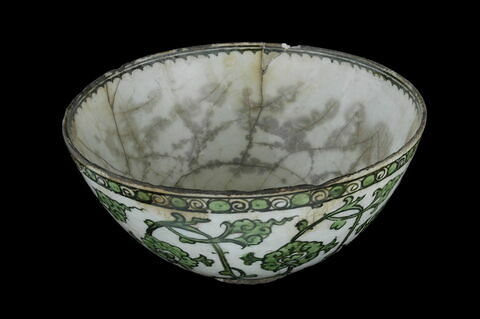 Grande coupe aux rinceaux verts, image 5/8
