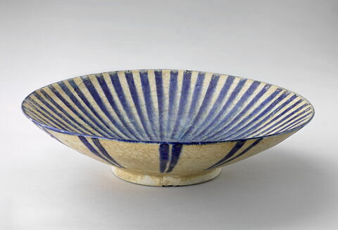 Coupe à décor rayonnant, image 4/10