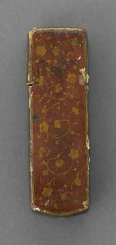 Etui à décor floral en relief, image 10/13