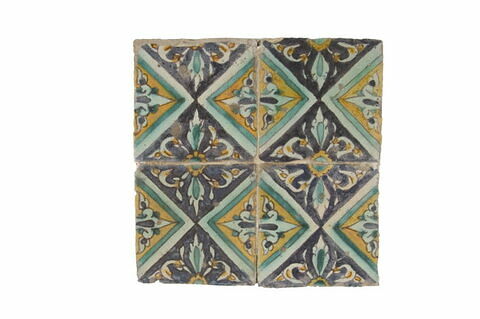 Carreau à décor floral dans des losanges, image 2/3
