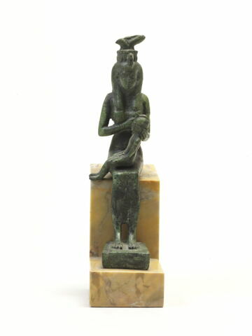 figurine d'Isis allaitant