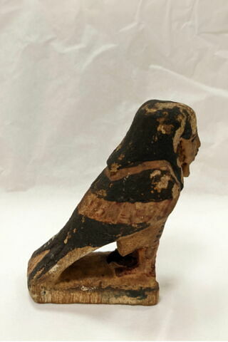 statue, image 4/7