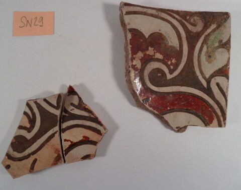 , image 2/4