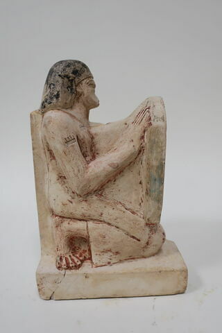statue, image 3/5