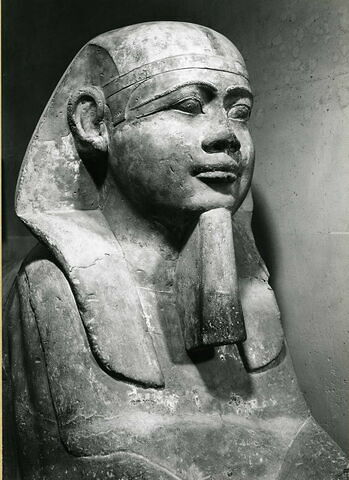 statue, image 7/7