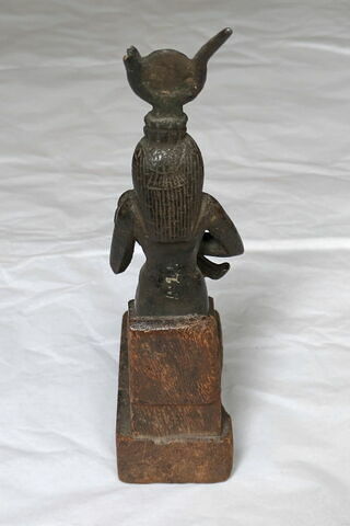 figurine d'Isis allaitant, image 5/5