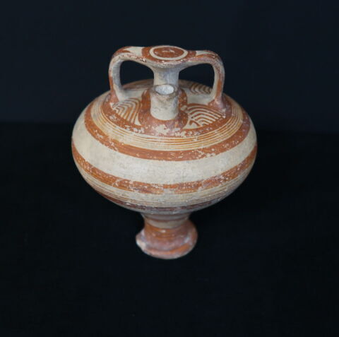 vase à étrier, image 2/4