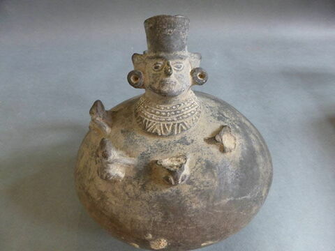 vase, image 2/3