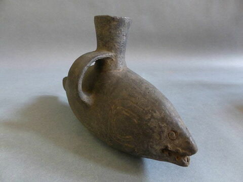 vase, image 2/3