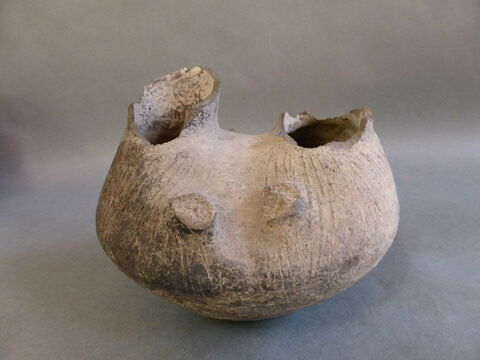 vase, image 2/2