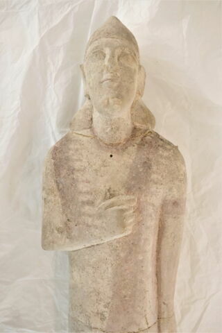 statue, image 2/4