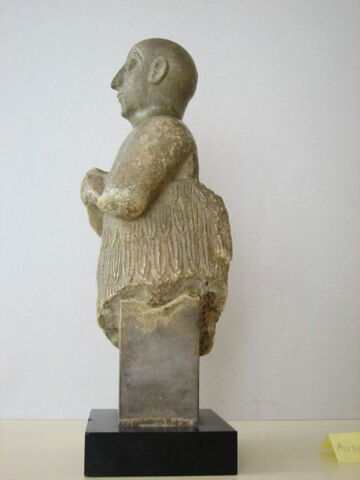 statue, image 7/8