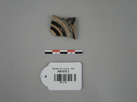 vase ; fragment, image 2/2