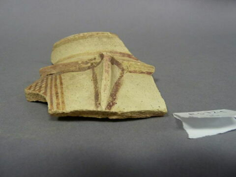 vase ; fragment, image 2/2