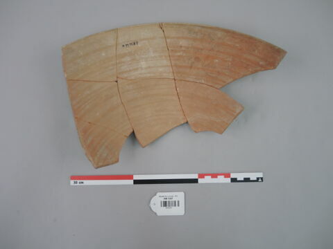 vase ; fragment, image 2/2