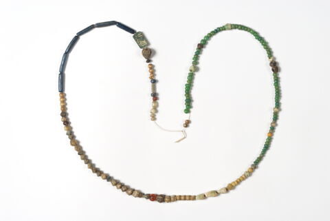 collier ; perle sphérique ; perle tubulaire