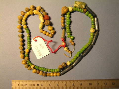collier ; perle sphérique ; perle tubulaire, image 2/2