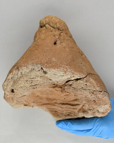 bouchon de jarre conique ; empreinte de sceau, image 3/4