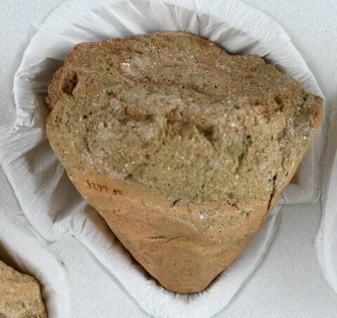 bouchon de jarre conique ; empreinte de sceau