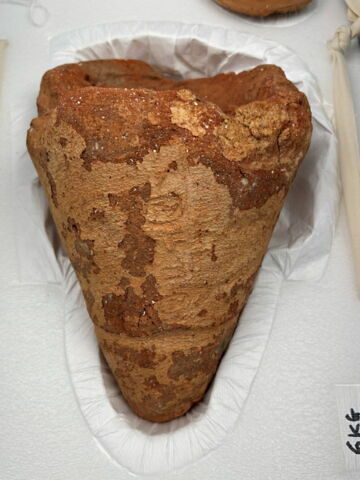 bouchon de jarre conique ; couvercle de vase ; empreinte de sceau, image 5/6