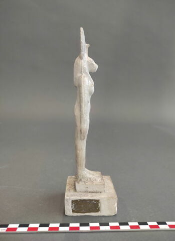 moulage d'uns statuette de déesse à tête de lionne, image 3/4