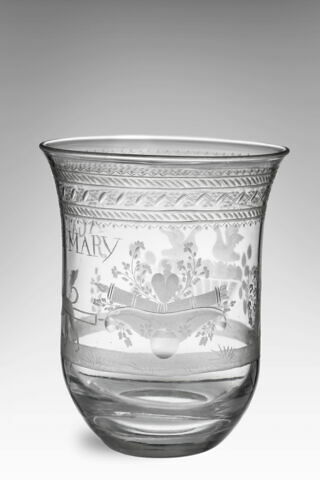 Gobelet de forme tulipe, taillé et gravé, image 3/3