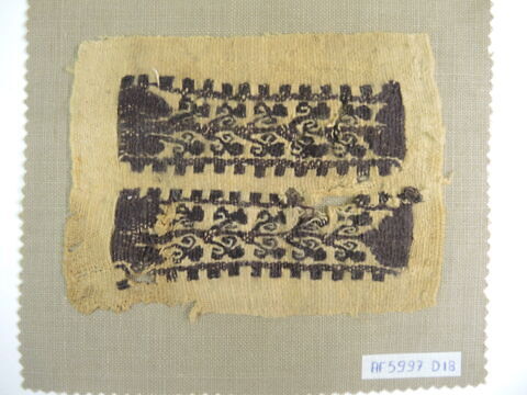 manche d'habit ; bande de poignet ; fragment, image 2/2