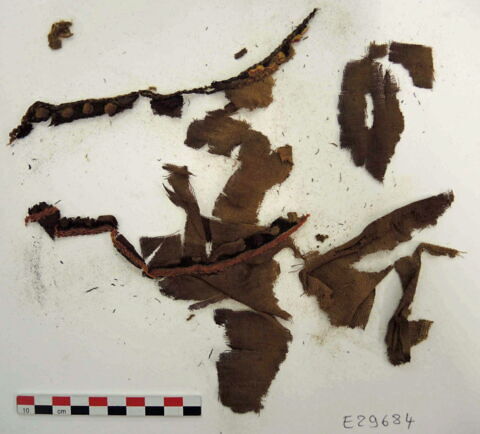 bande décorative d'habillement ; fragments, image 2/2