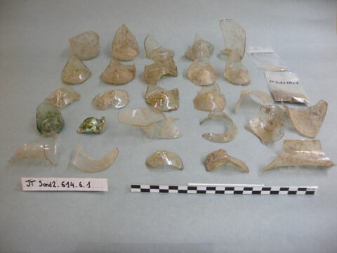 col, fragment ; bouteille, fragment