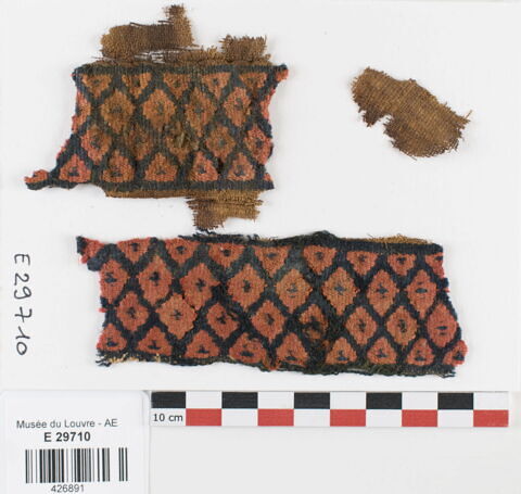 bande décorative d'habillement ; deux fragments