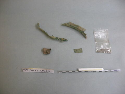 objet indéterminé, fragment, image 2/2