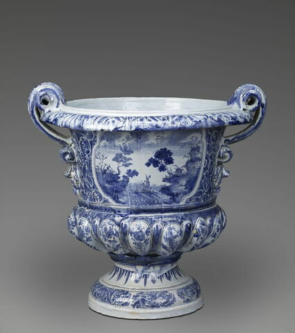 Vase de jardin de forme Médicis, d'une paire