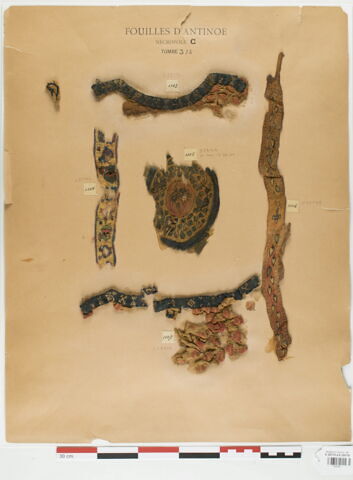 bande décorative d'habillement ; orbiculus ; fragments, image 2/3