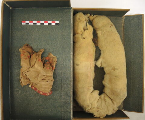 manche d'habit ; bande de poignet ; fragment, image 2/3