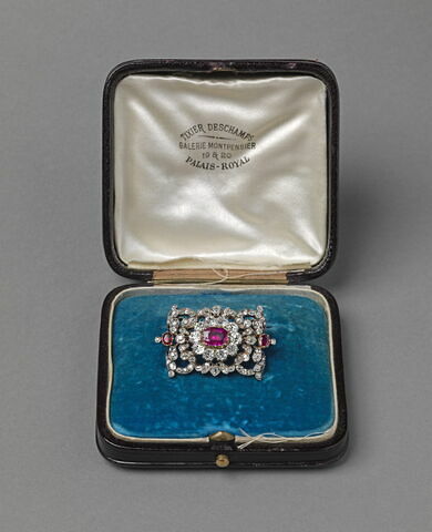 Elément de la ceinture de la parure de rubis et diamants de la duchesse d'Angoulême, image 2/2