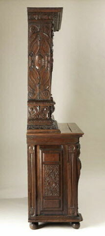 Armoire à deux corps vitrée dans sa partie supérieure, image 10/12