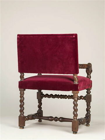 Fauteuil à décor de têtes de femmes, image 4/9