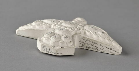 Moulage du bouton du Saint-Esprit de Louis XVIII, image 4/5