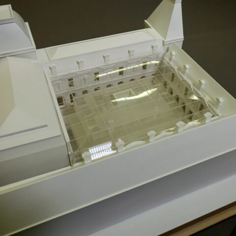 Projet architectural pour les nouvelles salles du département des Arts de l'Islam dans la cour Visconti (non retenu), image 2/2