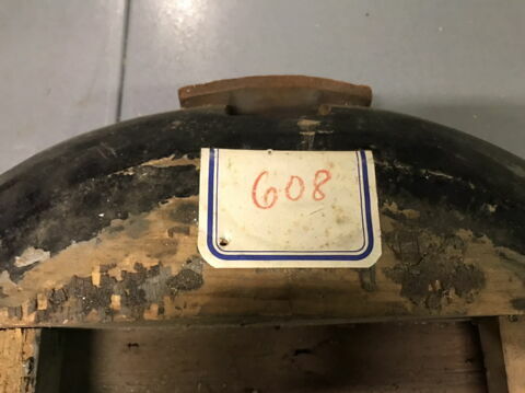 Socle en bois doré, image 2/3