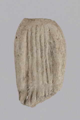 figurine, fragment, image 2/2
