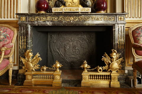 Cheminée de la chambre à coucher du duc de Chevreuse